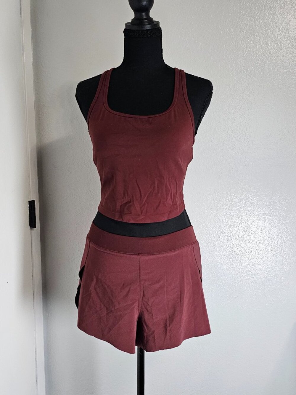 CRZ Yoga 2-Piece Athletic Set Sports Bra & Running Shorts Burgundy Small - Picture 2 of 4